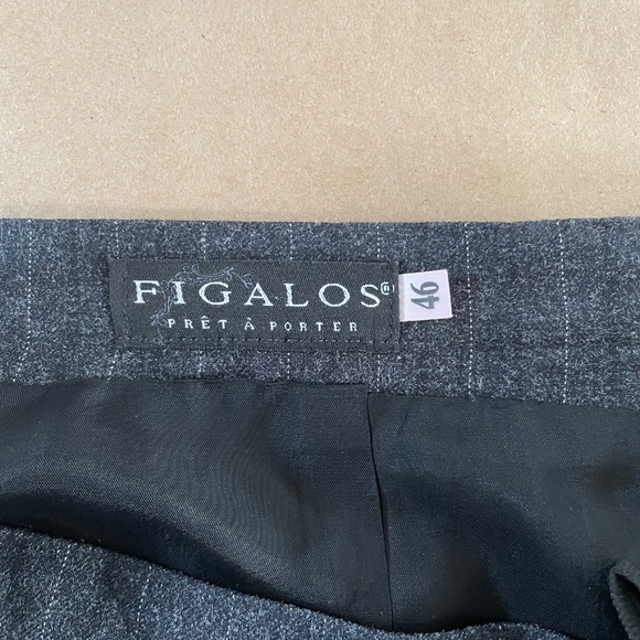 Classic Grey pinstripe skirt (small) - Picture 5 of 5